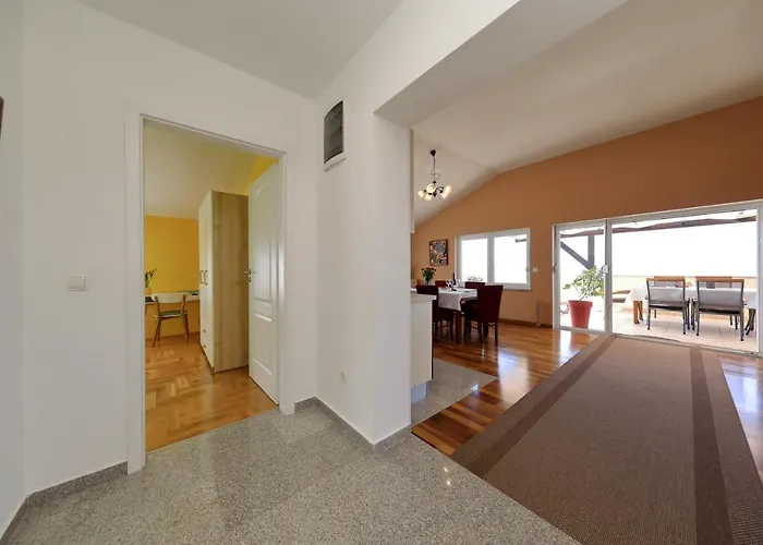 Vanda Land Penthouse *