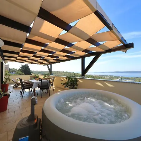 Апартаменти Vanda Land Penthouse